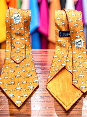 Unused Silky  Necktie Hermès Paris 100%  Silk France Made Animals Farm  (4)